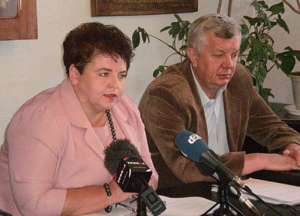 Od lewej: posłanka Marzena Wróbel, radny Kazimierz Woźniak