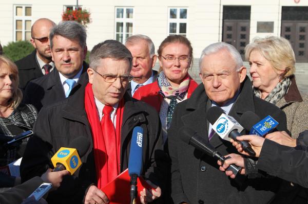 Od lewej: Janusz Cichy, Leszek Miller