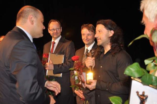 Laureatem nagrody za 2012 r. był zespół Ira, ponownie zgłoszony w tym roku. lecz bez powodzenia
