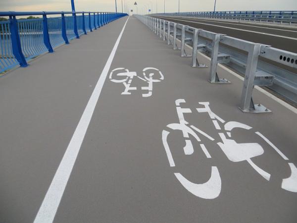 Droga dla rowerów na moście w miejscowości Kamień, foto: Bractwo Rowerowe