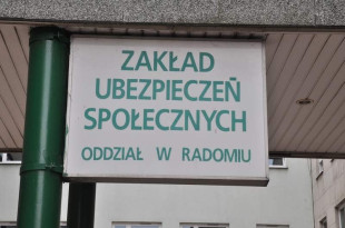 Emerytury i renty wyższe o 14,8 proc.