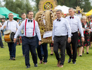 Powiatowo–Gminne Dożynki w Wierzbicy nie tylko na ludowo [FOTO]