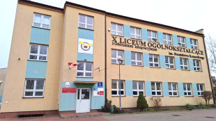 X LO im. St. Konarskiego przy ul. Czachowskiego 1