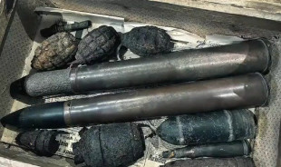 Granaty, pociski, zapalniki, karabin... Zgromadził spory arsenał - w sam raz na srogą karę [WIDEO]