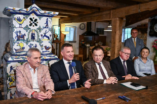 Od lewej: Piotr Patkowski, Rafał Rajkowski, Adam Struzik, Leszek Przybytniak, Magdalena Nowacka