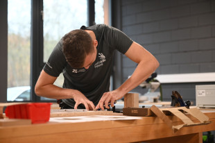 Lepszy fach w ręku czy dyplom uczelni?