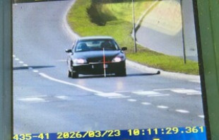 Pędził Volvo ulicą Czarnieckiego. Zdecydowanie za szybko