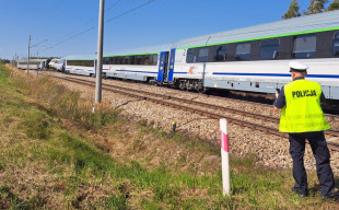 Ruch pociągów na torach po katastrofie w Sokolnikach Suchych ma być przywrócony w sobotę