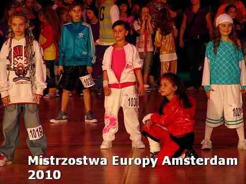 Fot. Formacja IDOL na mistrzostwach Europy w Amsterdamie. Fot. ze strony: www.taniec.radom.pl .