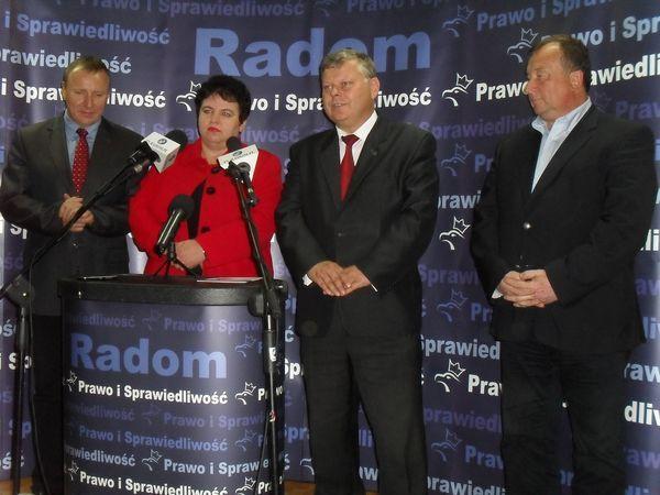 Na konferencji prasowej z Jackiem Kurskim 7 października w Radomiu