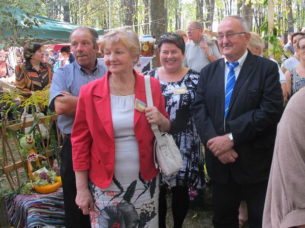 (od lewej) Jadwiga Wójtowicz naczelnik Wydziału Edukacji, (w środku) Magdalena Wiśniewska dyrektor C