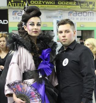 Na zdjęciu: Mateusz Pysiak, uczeń ZDZ oraz jego modelka Klaudia Drabik.