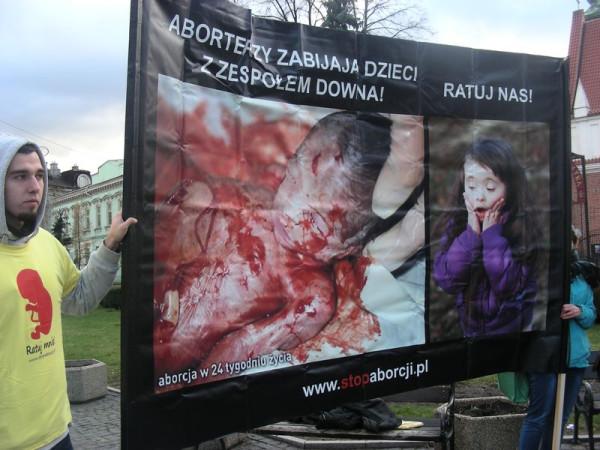 Pikieta przed klasztorem oo. bernardynów w 2014 roku