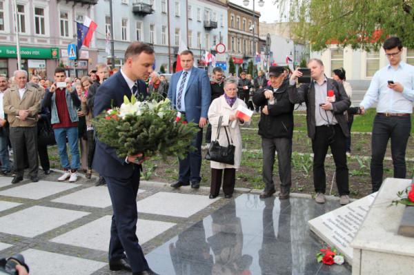 W poniedzialek otoczenie pomnika ma się zacząć zmieniać