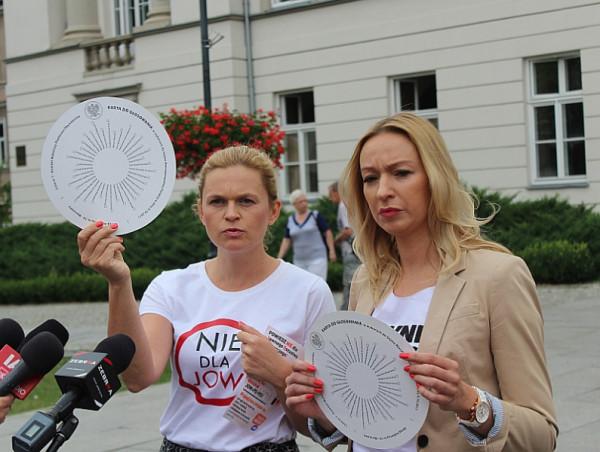 Barbara Nowacka (z lewej) i Dorota Jankowska