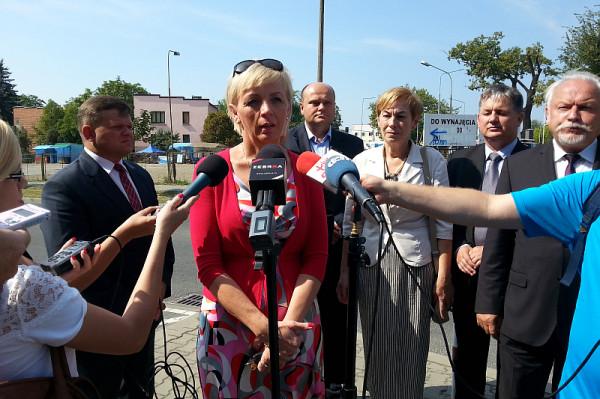 Na pierwszym planie Anna Kwiecień, nr 5 na liście kandydatów PiS do Sejmu. We wtorek ta lista ma zos