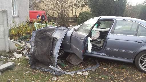 24-latek wjechał w ogrodzenie - ul. Starokrakowska