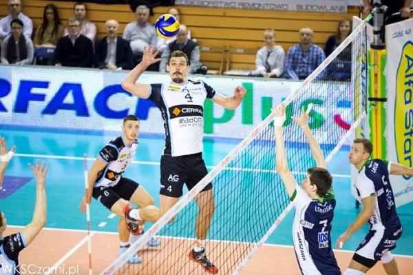 Środa, g. 18:00 - derby Mazowsza. Foto: wksczarni.pl