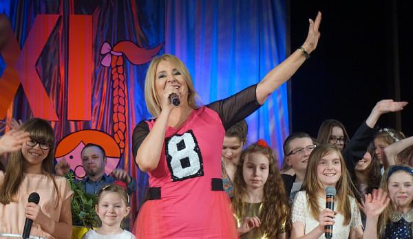 Majka Jeżowska na finał - wspólnie z laureatami festiwalu - zaśpiewała jeden ze swych przebojów