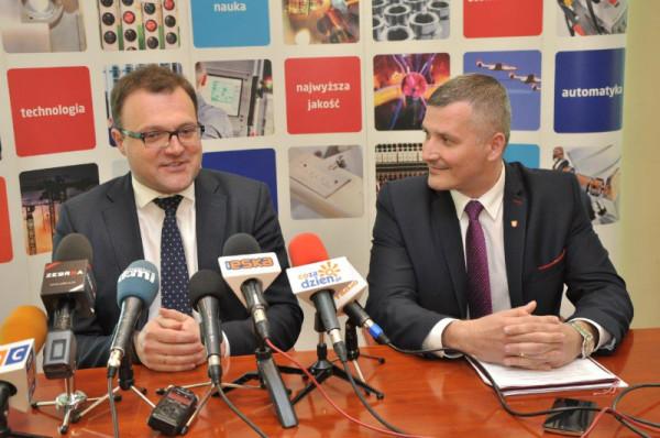 Od lewej: Radosław Witkowski i Rafał Rajkowski. Foto: Radom.pl