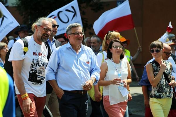 Od lewej: Mateusz Kijowski, Bronisław Komorowski, Kamila Gasiuk-Pihowicz oraz Katarzyna Kalinowska. 