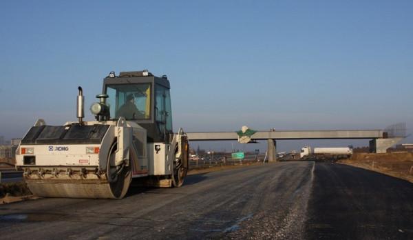 Średnio w Polsce na 100 km2 powierzchni przypada ponad 133 km dróg. Foto: www.gddkia.gov.pl