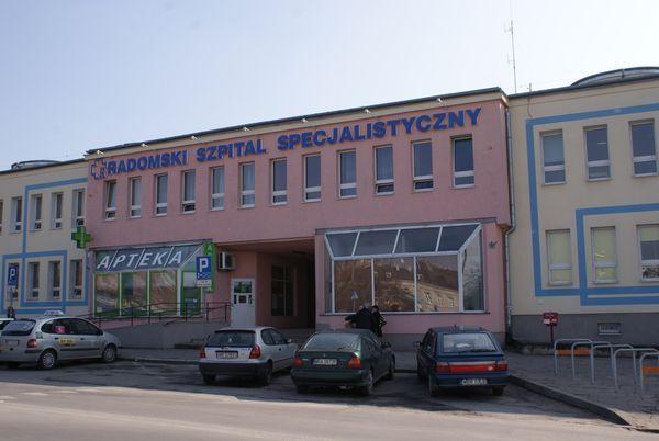 Radomski Szpital Specjalistyczny dziwi się medialnym doniesieniom o zgonie bezdomnego już na izbie p