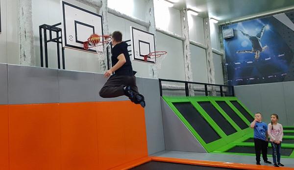 I takie akrobacje można wyczyniać w Sky Jump 