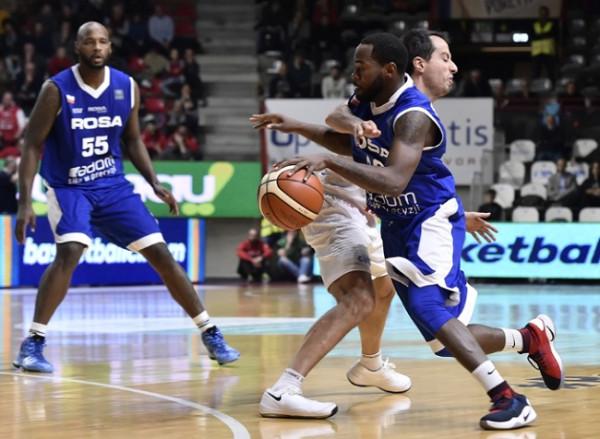 We Włoszech triumfowała Rosa. Jak będzie dziś w Radomiu? Foto: basketballcl.com