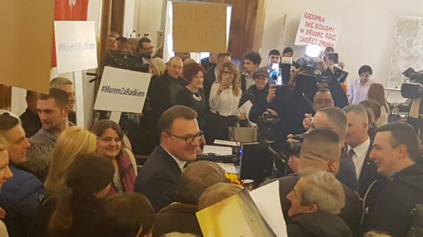 Tuż po głosowaniu prezydent Witkowski zbierał gratulację