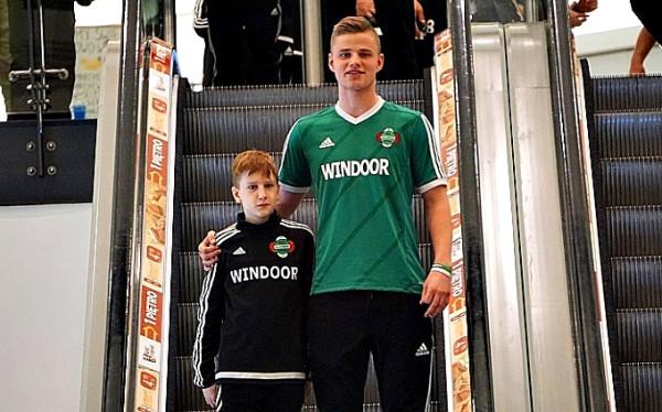Maciej Wojczuk na sobotniej prezentacji Radomiaka w Galerii Słonecznej