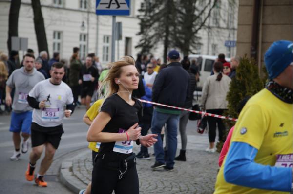 W biegu zwyciężył reprezentant Polski Artur Kozłowski, który 10 km pokonał w trochę ponad 29 minut. 
