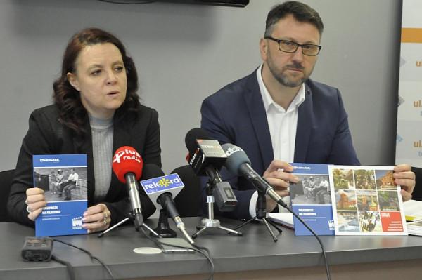 Od lewej: Iwona Majewska, Robert Dębicki