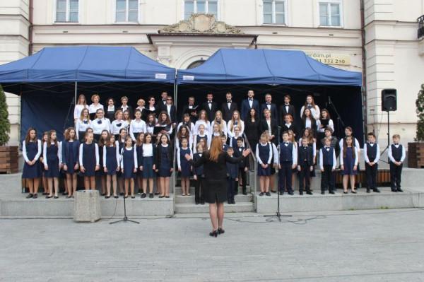 Ubiegłoroczne wspólne śpiewanie hymnu UE