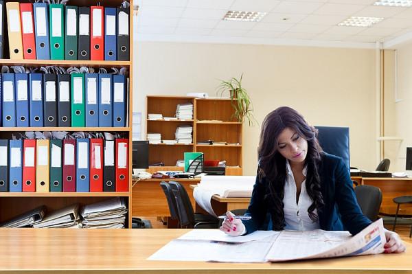 Wśród ofert pracy są m.in. dla księgowej, fakturzystki, czy opiekunki w żłobku. Foto: pixabay.com