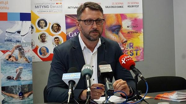 Dyrektor zarządzający MOSiR Robert Dębicki