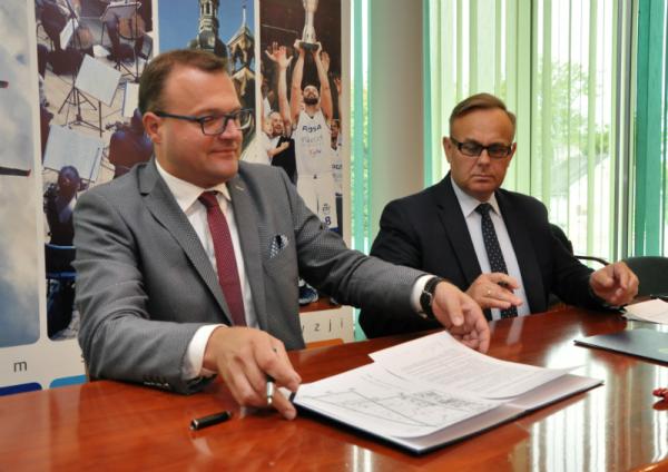 Od lewej: Radosław Witkowski, Piotr Leśnowolski. Foto: Radom.pl