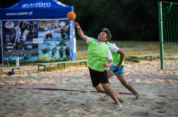 Piknik zacznie się od meczu plażowej piłki ręcznej