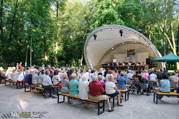 Koncert orkiestry wojskowej w Muszli, w czerwcu tego roku