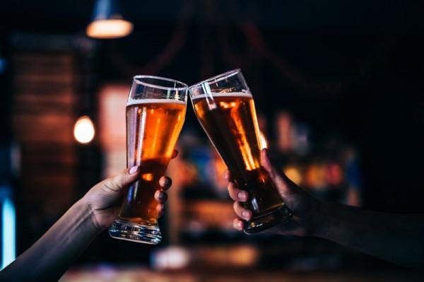 Picie alkoholu w miejscach publicznych na nowych zasadach? Foto: shutterstock