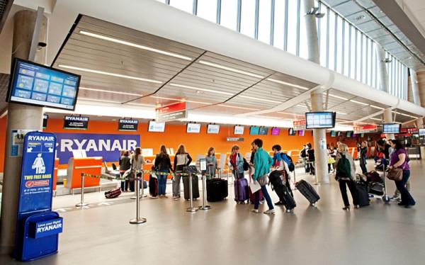 Terminal lotniska w Modlinie. Foto: modlinairport.pl