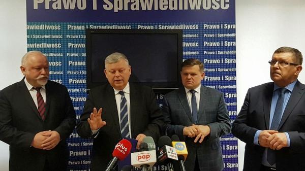 Od lewej: Dariusz Bąk, Marek Suski, Wojciech Skurkiewicz, Zbigniew Kuźmiuk