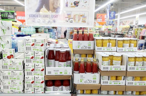 Coraz więcej sklepów wprowadza cale działy produktów bio
