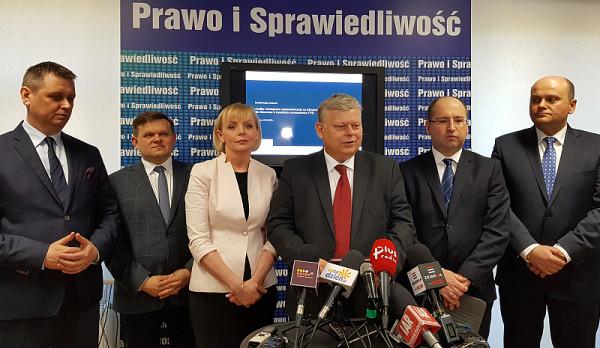 W sprawie lotniska radomski PiS mówi jednym głosem