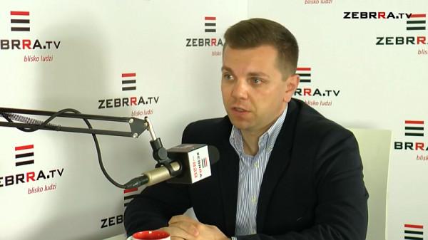 Na zdjęciu Jakub Kowalski. Program Kontrast Plus do obejrzenia codziennie, od poniedziałku do piątku