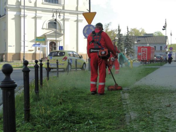 Koszenie to jedno z zajęć, dzięki któremu można zmniejszyć zadłużenie