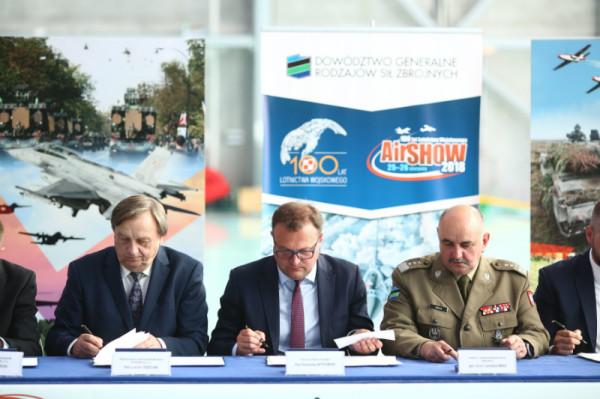 Porozumienie zostało zawarte pomiędzy Dowództwem Generalnym Rodzajów Sił Zbrojnych, Gminą Miasta Rad