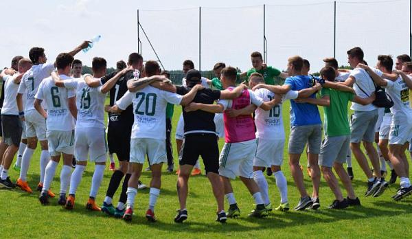 Radość piłkarzy rezerw Radomiaka po zwycięstwie nad Prochem. Foto: Radomiak.pl