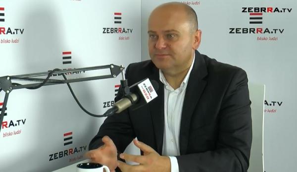 Na zdjęciu Andrzej Kosztowniak. Program Kontrast Plus do obejrzenia codziennie, od poniedziałku do p