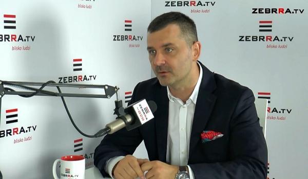 Na zdjęciu Rafał Czajkowski. Program Kontrast Plus do obejrzenia codziennie, od poniedziałku do piąt